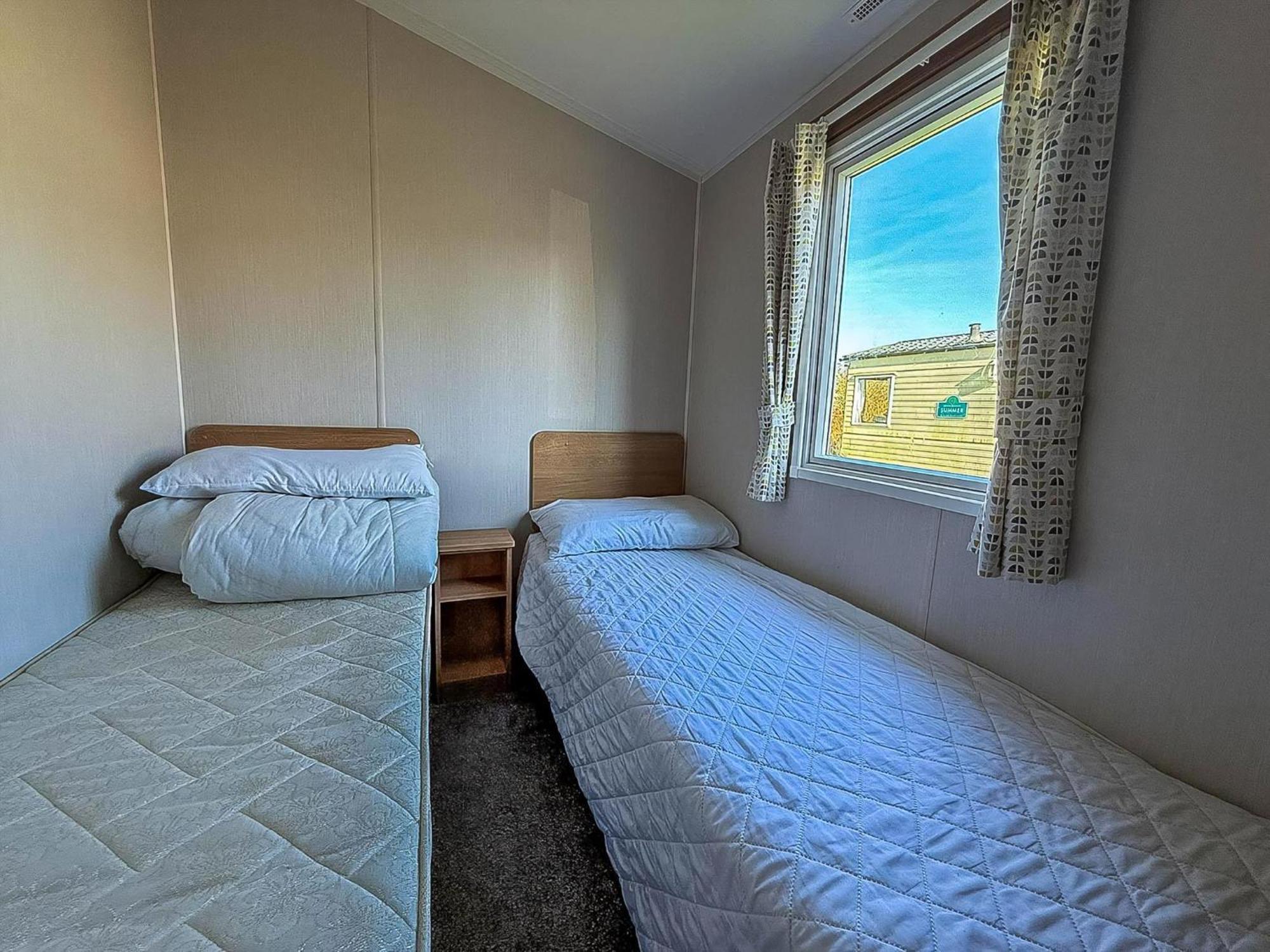 Lovely 8 Berth Caravan In Southview Holiday Park, Ref 33042Tc 斯凯格内斯 外观 照片