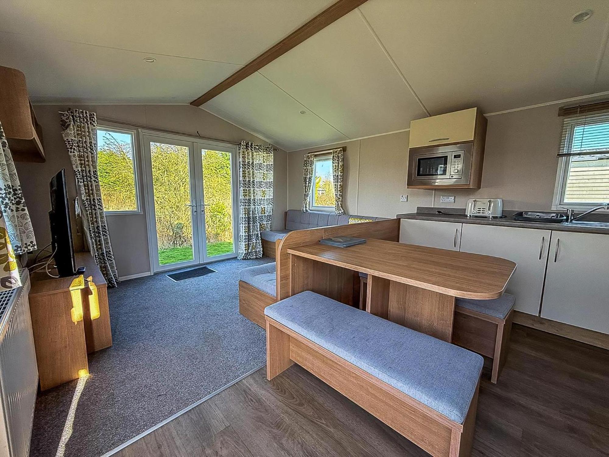 Lovely 8 Berth Caravan In Southview Holiday Park, Ref 33042Tc 斯凯格内斯 外观 照片